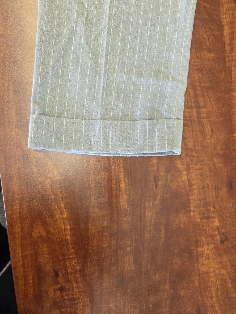 Worthington Light Gray & White Pinstripe Cropped Pants - Picture 7 of 10
